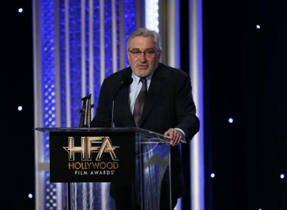 Actor Robert De Niro accepts the Hollywood Comedy Award for "The Comedian" at the Hollywood Film Awards in Beverly Hills, California, US, November 6, 2016.  (Reuters Photo/Mario Anzuoni)
