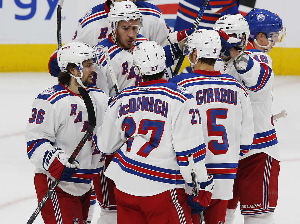  The New York Rangers, valued at $1.25 billion, were ranked as the National Hockey League's most valuable franchise for the second consecutive year, according to Forbes' list released on Wednesday (30/11). (Reuters Photo/Perry Nelson)