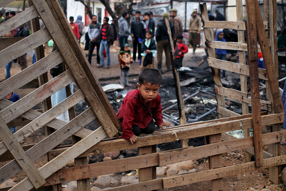City officials in New Delhi have demolished hundreds of shanties in the past week, leaving up to 1,500 people homeless for winter, in the latest of several such evictions this year across the country as officials race to upgrade cities.  (Reuters Photo/Mukesh Gupta)