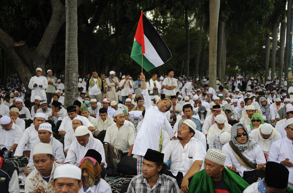 There have been a series of protests in Indonesia over the issue of Jerusalem, including some where hardliners burned US and Israeli flags.
 (Antara Photo/Paramayuda)
