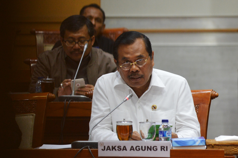 Attorney General H.M. Prasetyo has come under harsh criticism for suggesting that national antigraft body's authority to prosecute offenders be handed over to, or managed by, his office. (Antara Photo/Akbar Nugroho Gumay)