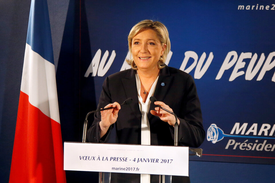 Marine Le Pen, French far-right Front National, or FN, party president, member of European Parliament and candidate in the French 2017 presidential elections, speaks during a New Year wishes ceremony to the media in Paris, France on Wednesday (04/01). (Reuters Photo/Charles Platiau)