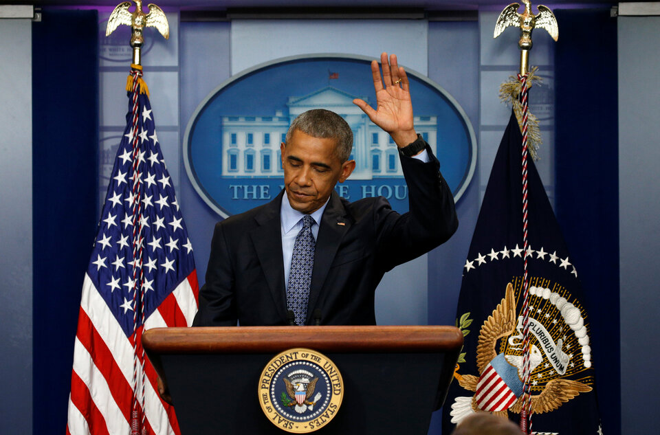 US President Barack Obama waves goodbye at the conclusion of his final press conference at the White House in Washington, US, January 18, 2017.   (Reuters Photo/Kevin Lamarque)