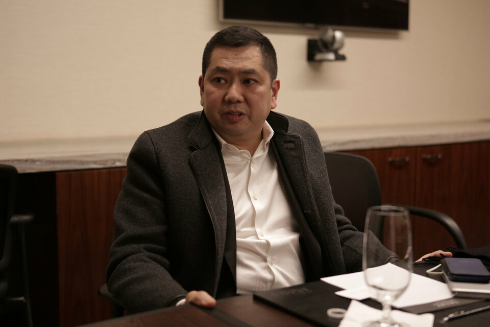 Billionaire-turned-politician Hary Tanoesoedibjo has failed to show up to a police questioning on Tuesday morning (04/07) in an investigation over the threats he had allegedly sent to a prosecutor. (Reuters Photo/Joe Penney)