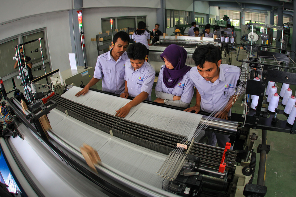 Indonesian textile and garment producers look forward to a level playing field in the the United States after the country decided to withdraw from the Trans Pacific Partnership trade pact. (Antara Photo/Maulana Surya)