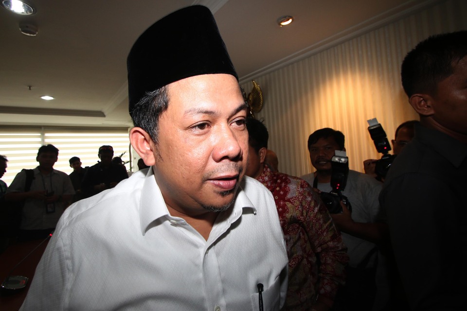 House Deputy Speaker Fahri Hamzah has likened the Corruption Eradication Commission (KPK) to a tyrant after one of its prosecutors mentioned his name and the name of fellow Deputy Speaker Fadli Zon in relation to a tax evasion case currently before the court. (Antara Photo/Rivan Awal Lingga)