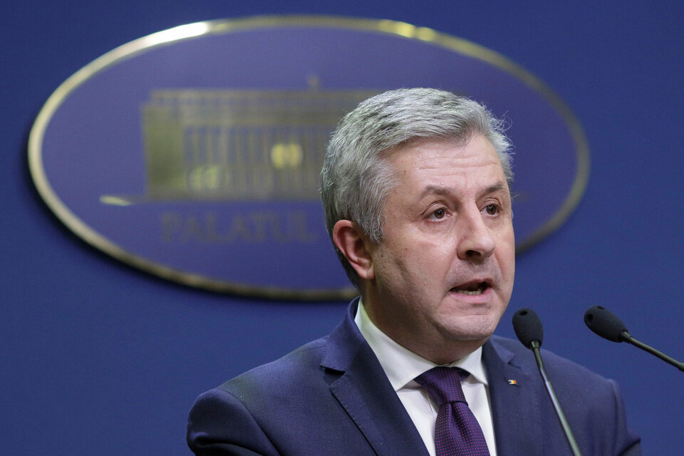 Romanian Justice Minister Florin Iordache resigned on Thursday (09/02) after a decree on corruption that he had drafted triggered a week of mass street protests, international criticism and finally an embarrassing climbdown by the month-old government.  (Reuters Photo/Inquam Photos)