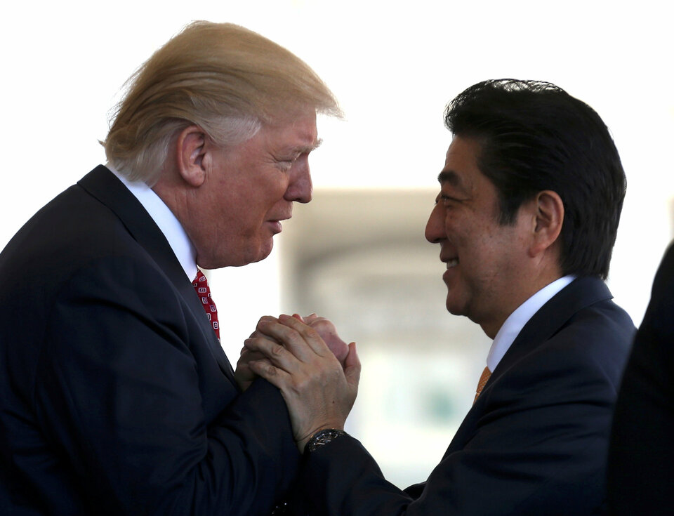 United States President Donald Trump on Saturday (02/09) spoke by telephone with Japanese Prime Minister Shinzo Abe to discuss the escalating threats from North Korea, the White House said. (Reuters Photo/Joshua Roberts)