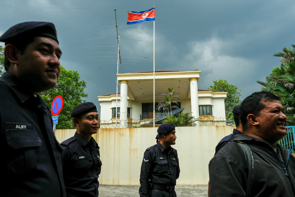 A view of the North Korean Embassy in  Kuala Lumpur in this Feb. 23, 2017 file photo. The lawyer representing Siti Aisyah, an Indonesian woman accused of murdering the half-brother of North Korea's leader, said a cross examination will be necessary to determine the accuracy of evidence presented in the Malaysian High Court on Monday (06/11), citing a possibility that the North Korean suspects had been wrongly identified. (Reuters Photo/Athit Perawongmetha)
