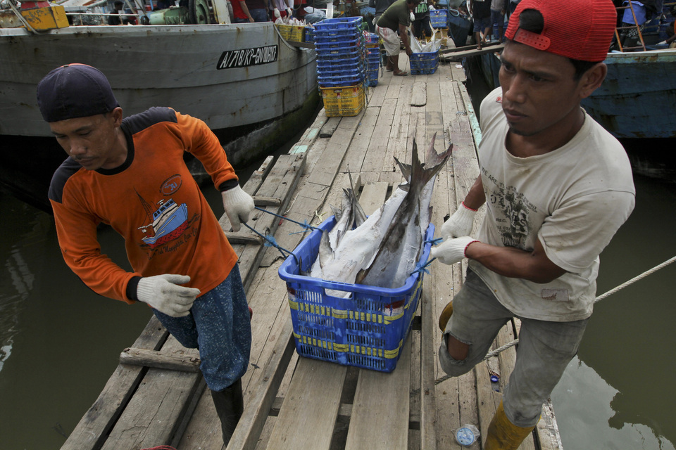 Indonesian fishing companies saw their share prices plummet since the beginning of the year due to tougher government regulations. (JG Photo/Yudha Baskoro)