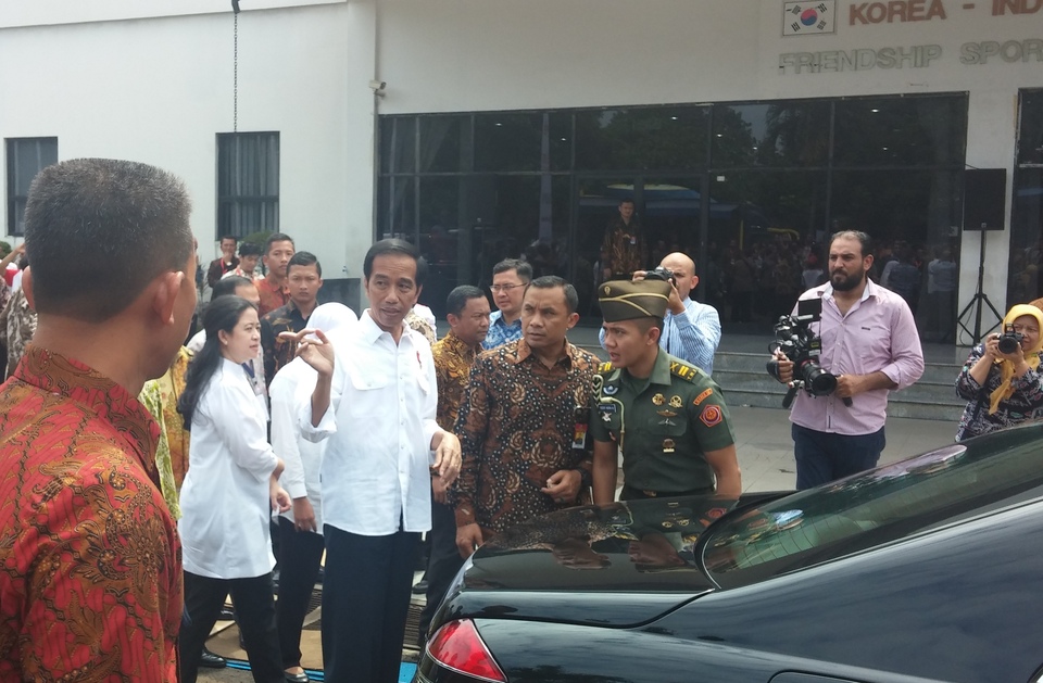 President Joko 'Jokowi' Widodo launched a non-cash food aid scheme in Cibubur, East Jakarta, on Thursday (23/02). (JG Photo/Amal Ganesha)