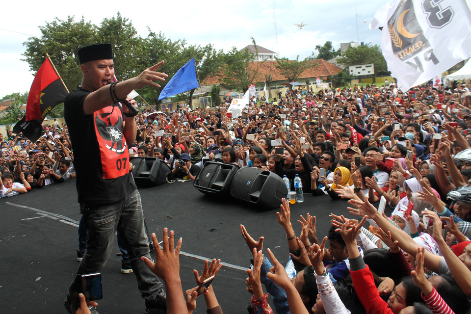 Rock star Ahmad Dhani during a campaign event in Bekasi on Feb. 5. (Antara Photo/Risky Adrianto)