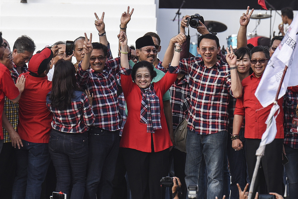 PDI-P Chairwoman Megawati Soekarnoputri attends a free concert during Jakarta Governor Ahok's re-election campaign earlier this month. (Antara Photo/Hafidz Mubarak A.)