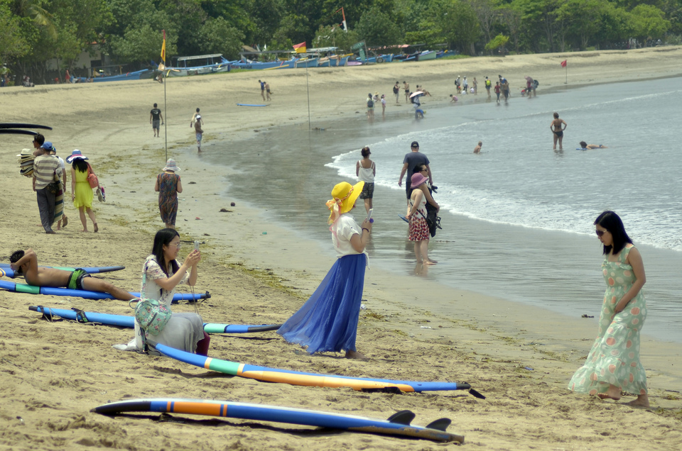 Indonesia welcomed 1.14 million foreign tourists in April, the Central Statistics Agency (BPS) reported on Friday (02/06). (Antara Photo/Wira Suryantala)