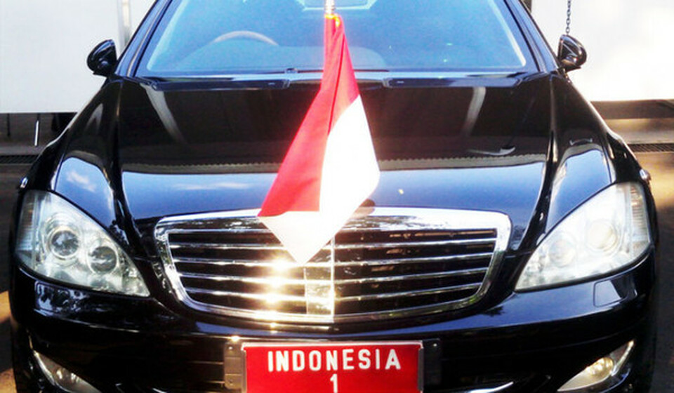 Indonesia's presidential car carries the RI (Republic of Indonesia) - 1 license plate.  (JG Photo)