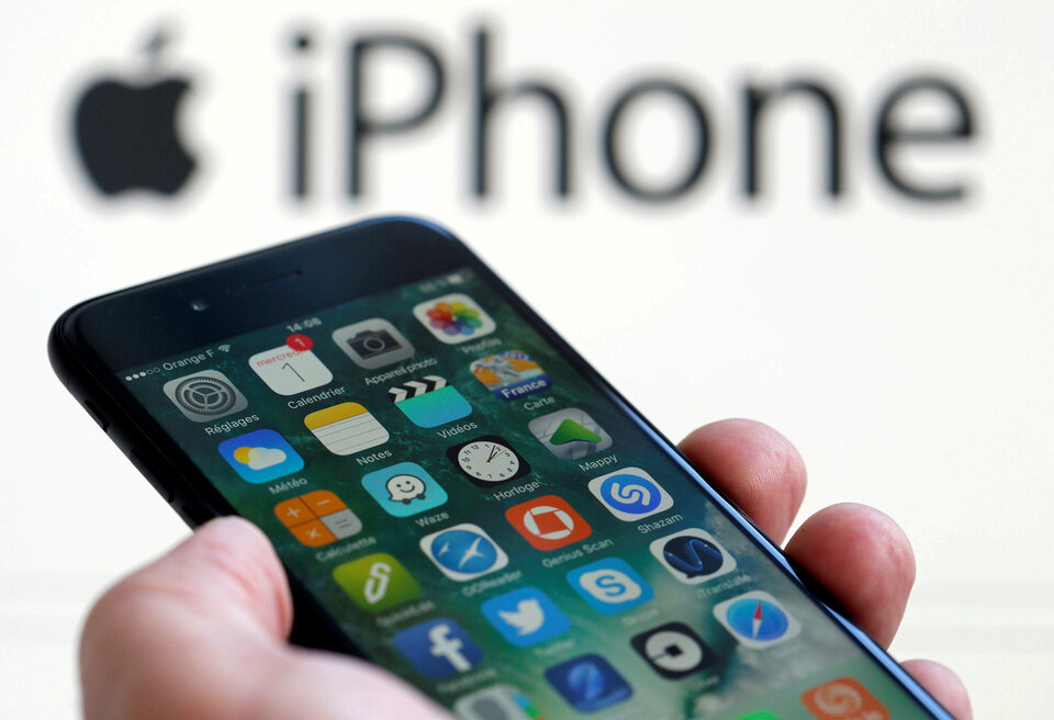 Apple sold fewer iPhones than expected in the first three months of the year, but that bare statistic hides an important bright spot for the company. The average selling price of an iPhone grew more than it has since the days of the iPhone 6. (Reuters Photo/Regis Duvignau)