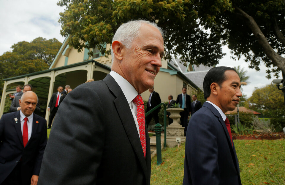 Indonesian President Joko Widodo, right, and Australian Prime Minister Malcolm Turnbull walk to their joint press conference in Sydney on Feb. 26, 2017. (Reuters Photo/Jason Reed)