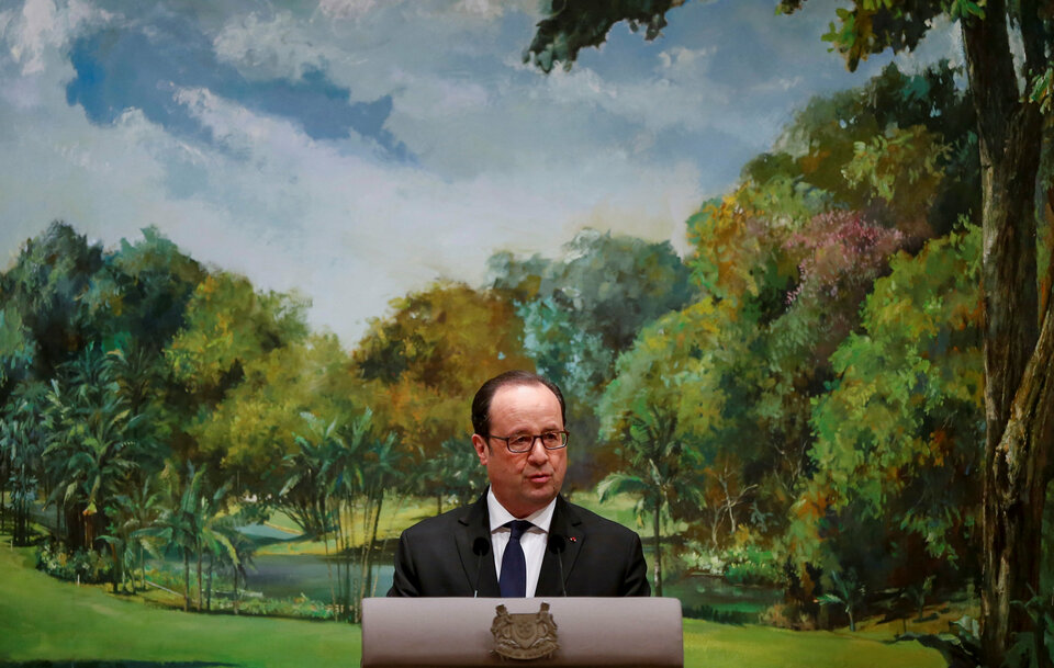 Indonesia and France will various sign agreements to further strengthen strategic partnerships and bilateral relations during French President François Hollande's first state visit on Wednesday (29/03). (Reuters Photo/Wallace Woon)