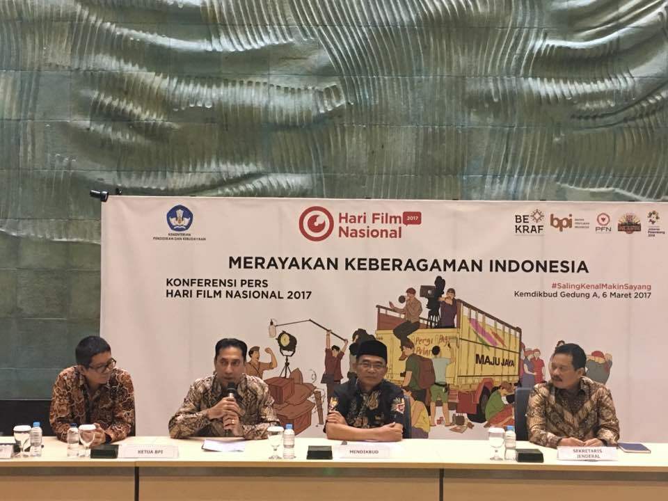Members of the National Film Day organizing committee participate in a press conference in South Jakarta on Monday (06/03). (JG Photo/Diella Yasmine)