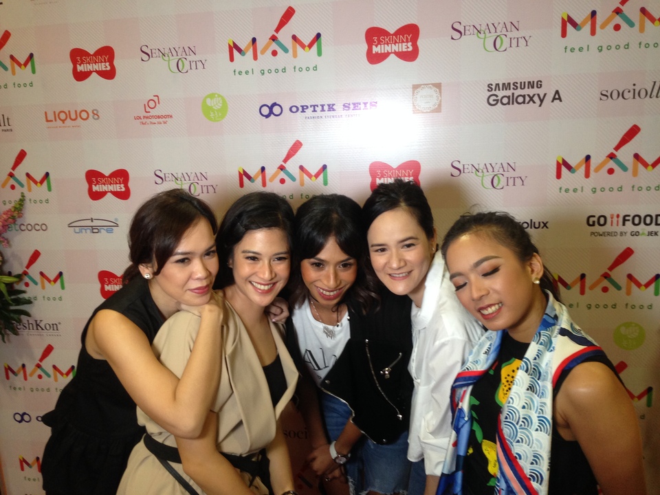 Actress Dian Sastrowardoyo and friends launched Mam, a restaurant that promotes healthy eating to support a range of diets for people with different needs, at Senayan City mall in South Jakarta on Thursday (16/03). (JG Photo/Lisa Siregar)