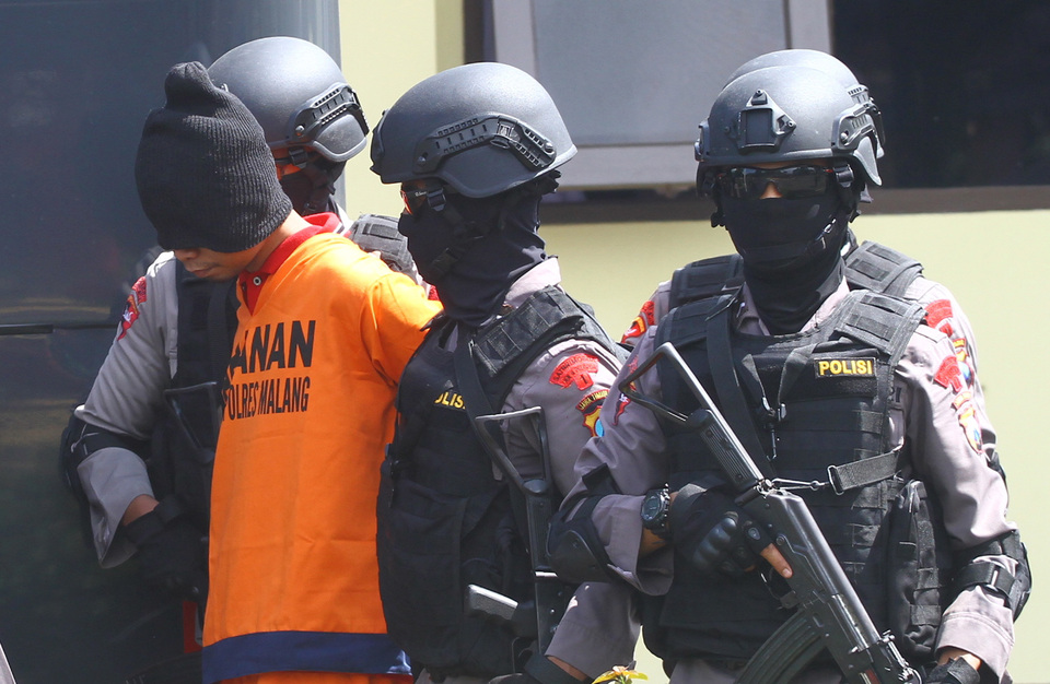 The government needs to step up efforts to prevent terrorist attack, including by giving pretrial authority to police, a Jakarta-based rights group said. (Antara Photo/Ari Bowo Sucipto)