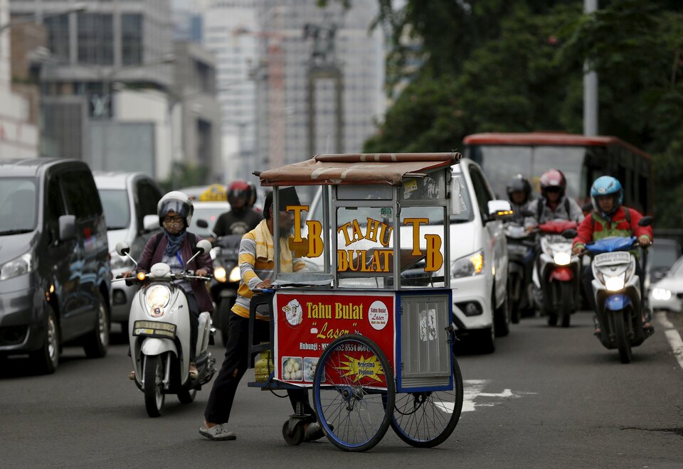 Indonesia's economic growth this year will probably exceed the government's official target and reach 5.2 percent, Finance Minister Sri Mulyani Indrawati said on Tuesday (11/04). (Reuters Photo/Darren Whiteside)