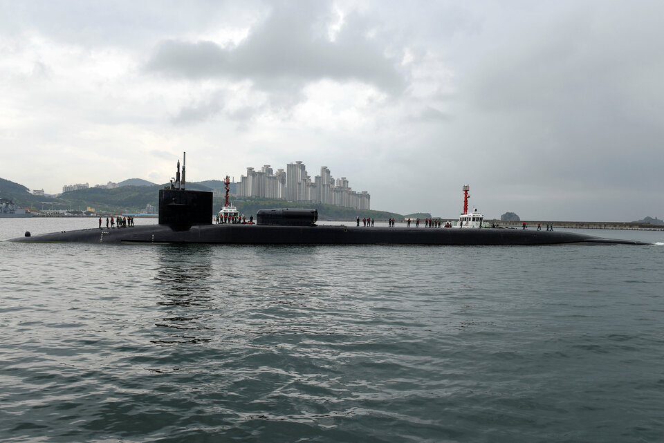 South Korea will transfer an aging Pohang-class anti-submarine warship to the Philippines this year in return for just $100, the Defense Ministry said on Thursday (27/04), boosting its capability to patrol vast maritime borders. (Reuters Photo/US Navy)