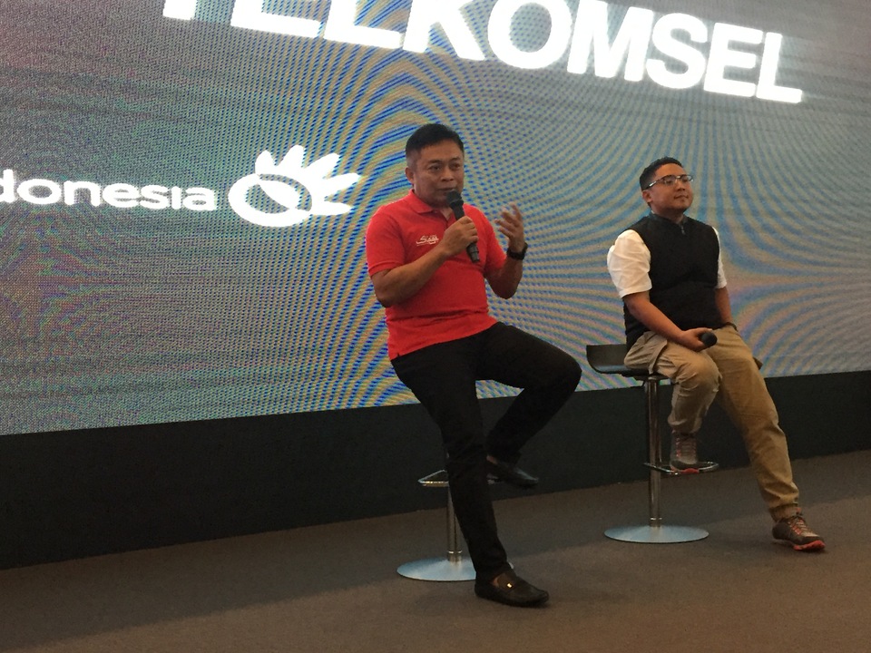 Ririek Adriansyah, Telkomsel's president director (left), said the recent attack on the company's website did not affect customer data. (JG Photo/Tabita Diela)