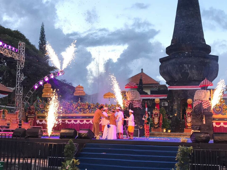 Bali's Klungkung district brings tourists to its main city, Semarapura, during a five-day festival to promote the region's culture and most interesting travel destinations. (Photo courtesy of the Ministry of Tourism)