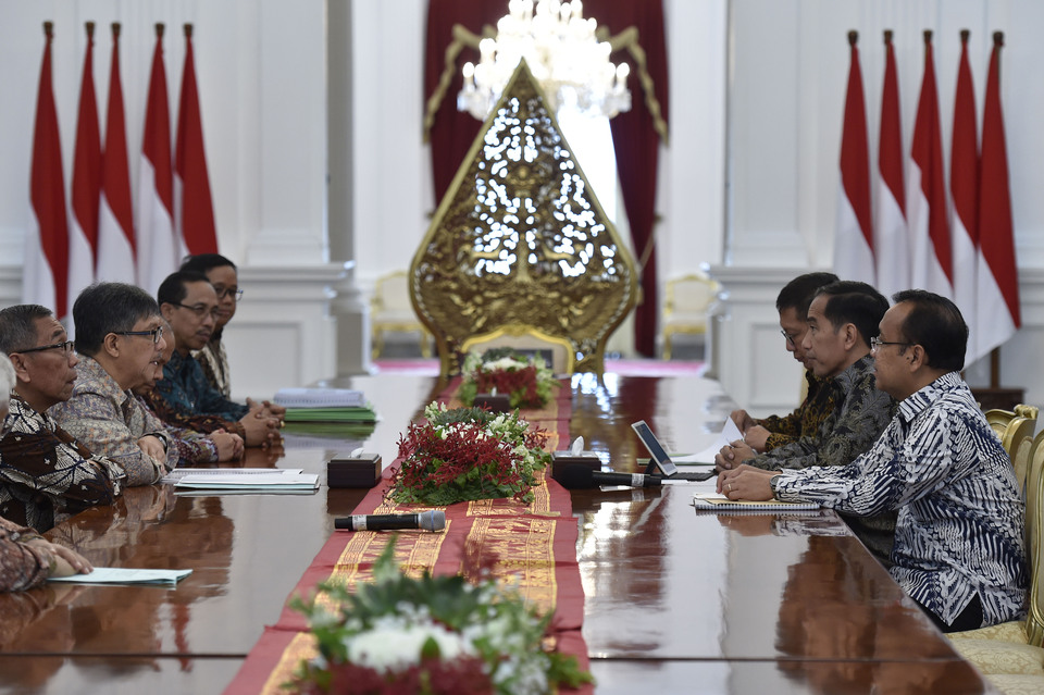 President Joko 'Jokowi' Widodo said national infrastructure development projects should not be postponed any longer to avoid higher costs in the future. (Antara Photo/Puspa Perwitasari)