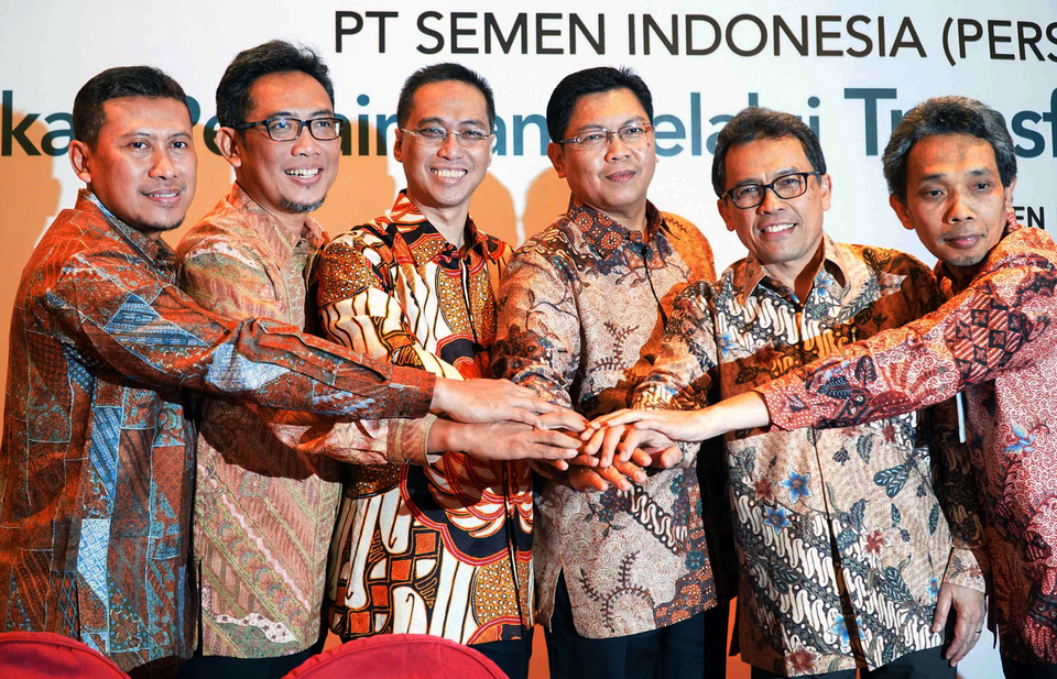 Semen Indonesia president director Rizkan Chandra (third from left) passed away at Siloam Hospital Semanggi, in South Jakarta on Saturday (16/07). (Antara Foto/Parno)