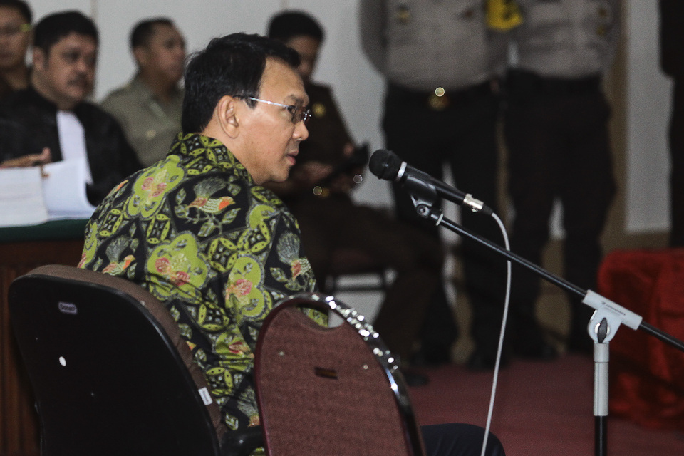 Incumbent Jakarta Governor Basuki 'Ahok' Tjahaja Purnama pleaded not guilty during a court hearing in his blasphemy trial on Tuesday (25/04), likening his recent legal battles to that of the title character in Disney's 2003 'Finding Nemo.' (Antara Photo/Muhammad Adimaja)
