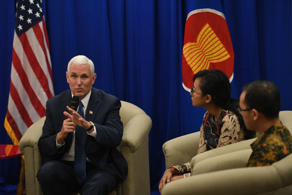 US Vice President Mike Pence at the Asean Secretariat in Jakarta on Thursday (20/04). (Antara Photo/Sigid Kurniawan)