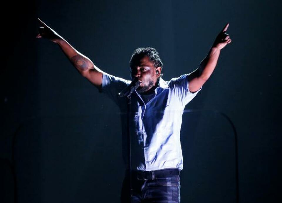 Kendrick Lamar performs a medley of songs at the 58th Grammy Awards in Los Angeles, California February 15, 2016.  (Reuters Photo/Mario Anzuoni/File Photo)