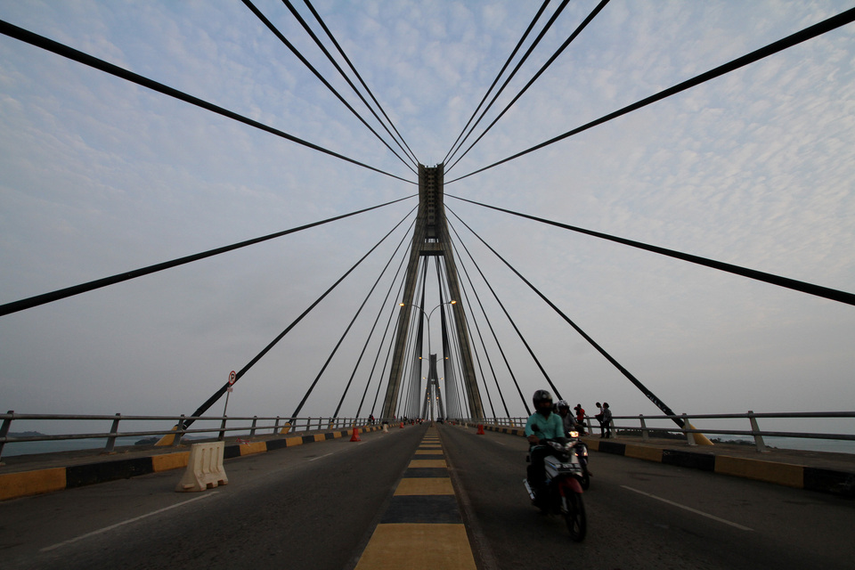 Batam in the Riau Islands is set to host the second Barelang Bridge International Marathon on Sunday (10/12). (Antara Photo/M. Agung Rajasa)