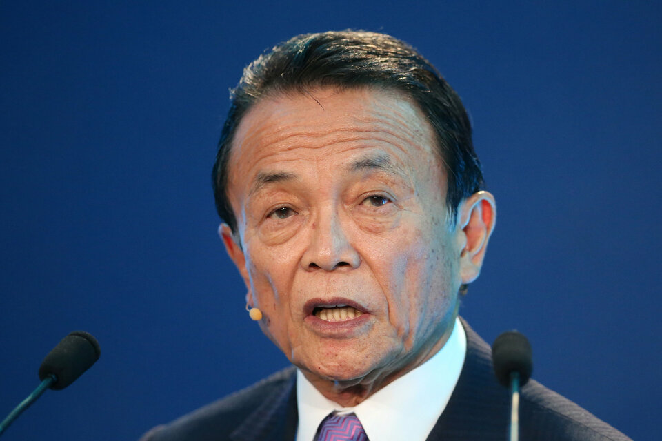 Japanese Finance Minister Taro Aso said on Friday (06/10) he would meet United States Vice President Mike Pence in Washington DC on Oct. 16 for the second round of an economic dialogue between the two countries. (Reuters Photo/Lucy Nicholson)