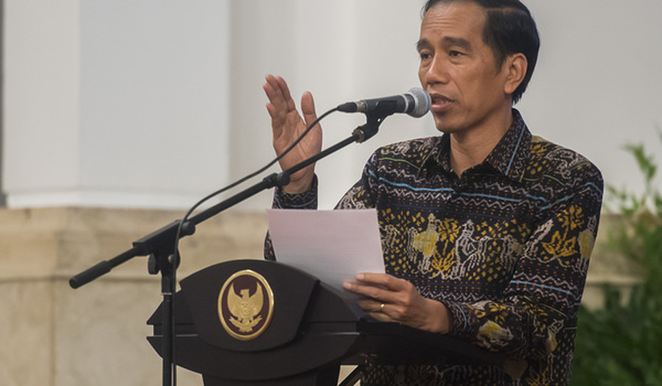 President Joko 'Jokowi' Widodo said on Friday (10/11) that a probe of two antigraft officials should be stopped if no evidence was found against them. (Antara Photo/Widodo S. Jusuf)