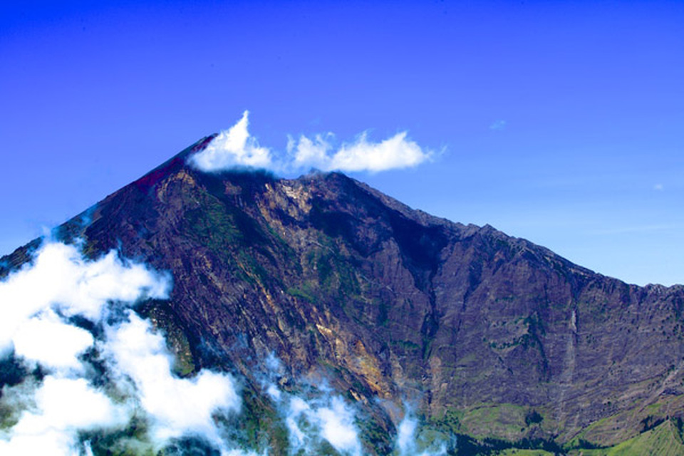 Mount Rinjani on Lombok Island in West Nusa Tenggara. (Photo courtesy of the Tourism Ministry)