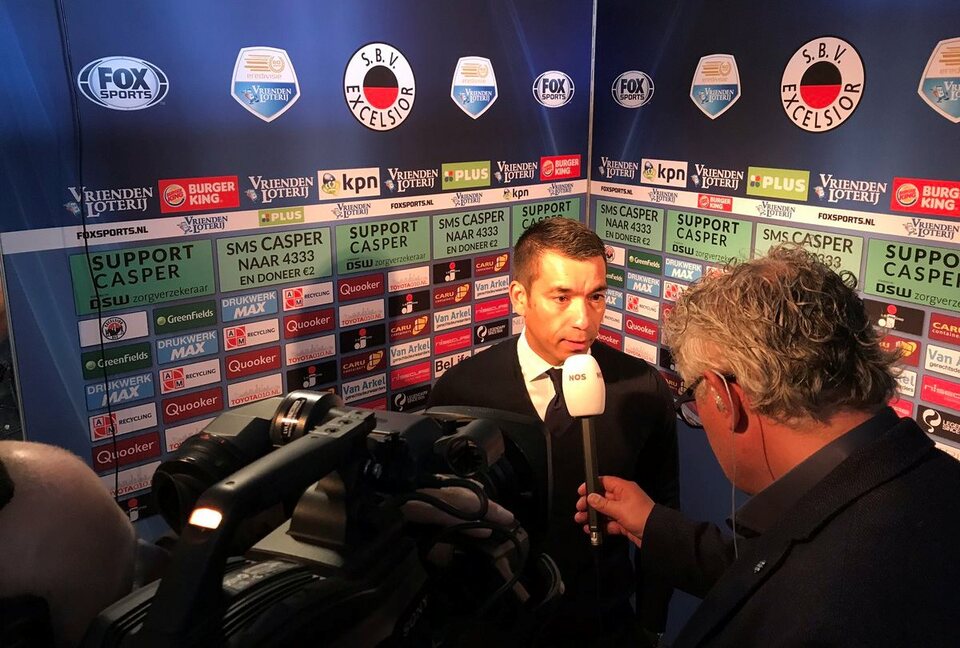 Feyenoord coach Giovanni van Bronkhorst speaks to reporters. (Photo courtesy of Twitter/Feyenoord Rotterdam)