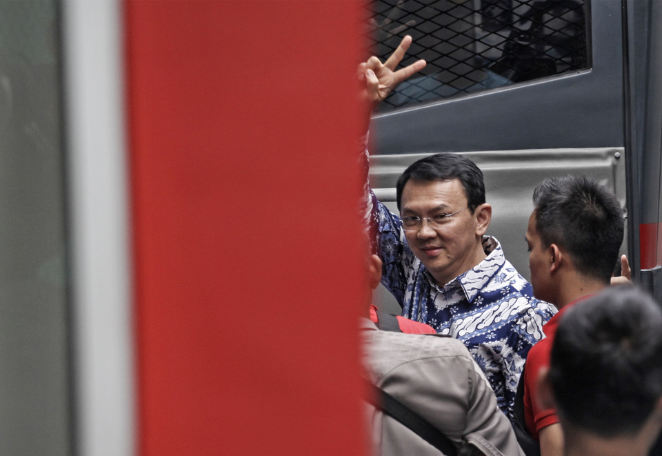 Ahok arrives at Cipinang Prison in East Jakarta after his sentencing on May 9. (Antara Photo/Ubaidillah)