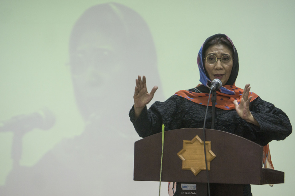 Maritime and Fisheries Minister Susi Pudjiastuti said on Saturday (06/05) that she will ask the United Nations to support efforts to categorize illegal, unreported and unregulated fishing as a transnational crime. (Antara Photo/Hendra Nurdiyansyah)