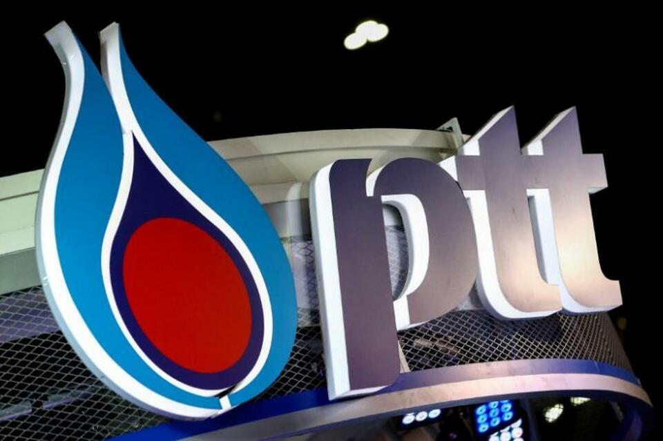 Thai oil company PTT Exploration and Production Pcl on Tuesday (19/12) said it was planning total expenditure of $3.1 billion in 2018, up a touch from the $2.9 billion it earlier estimated for expenditure in 2017. (Reuters Photo/Athit Perawongmetha)