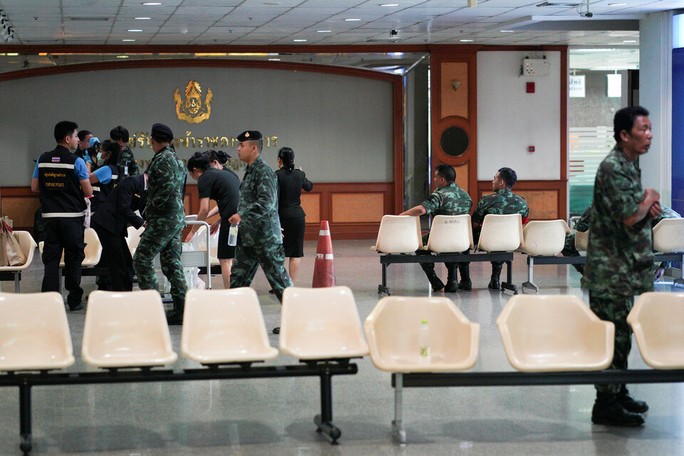 Thai authorities have arrested a 62-year-old man in connection with a bomb attack at a military-owned hospital in Bangkok that wounded 24 people last month, the defense minister said on Thursday (15/06). (Reuters Photo/Athit Perawongmetha)