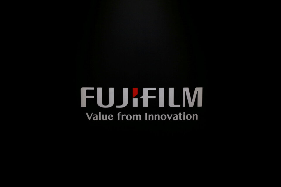 Japan's Fujifilm said on Monday (12/06) it now estimates the impact of improper accounting at its overseas units at a 37.5 billion yen ($340 million) loss for the past few years, up from the 22 billion yen loss it had flagged in April.
(Reuters Photo/Rafael Marchante)