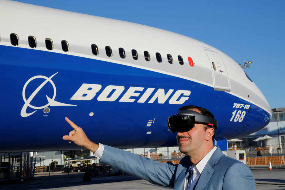 Boeing revised its rolling 20-year industry forecast for passenger and freight planes by 4 percent on Tuesday (20/06), but shaved its projections for traffic growth on signs that recent rapid expansion in China and parts of Asia is starting to moderate. (Reuters Photo/Pascal Rossignol)