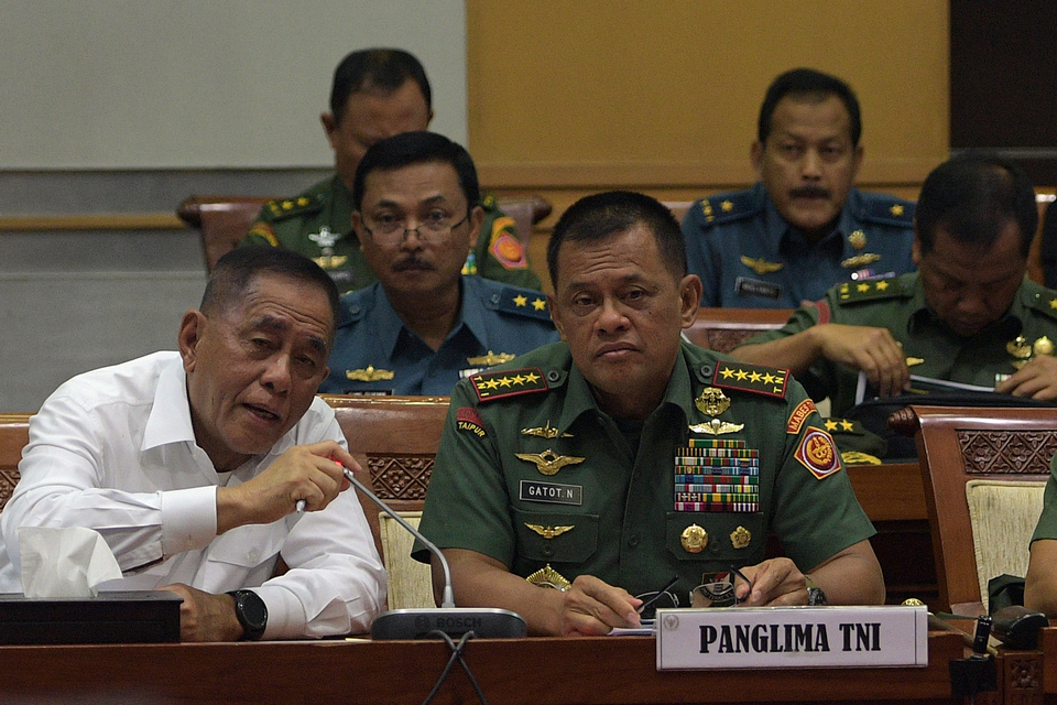 Indonesia has asked the United States government for clarification after Gen. Gatot Nurmantyo, the head of the military, was prevented from boarding a US-bound flight on Saturday afternoon (21/10). (Antara Photo/Sigid Kurniawan)