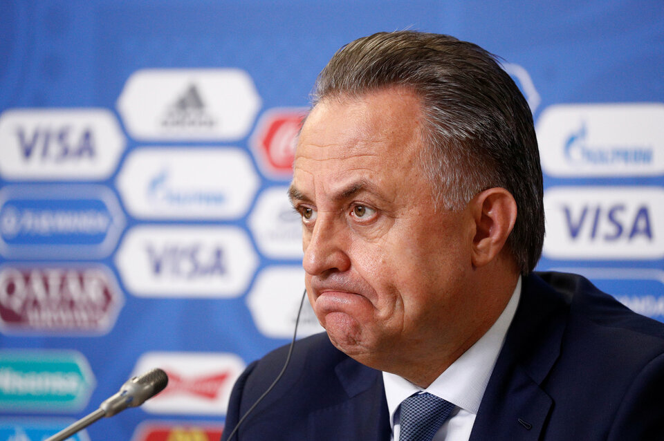 Russian Deputy Prime Minister Vitaly Mutko reacted angrily to a question about doping on Saturday (01/07) and sarcastically offered to perform a Russian dance if the media stopped asking him about the topic. (Reuters Photo/Maxim Shemetov)