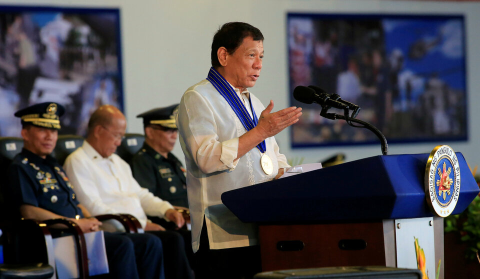 Philippines President Rodrigo Duterte gestures as he delivers a speech during the 70th Philippine Air Force (PAF) anniversary at Clark Air Base in Angeles city north of Manila, Pampanga province, Philippines July 4, 2017. (Reuters Photo/Romeo Ranoco)