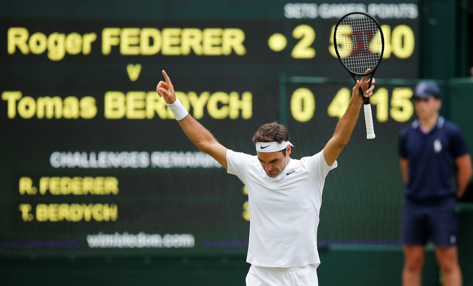 Switzerland’s Roger Federer celebrates winning the semi final match against Czech Republic’s Tomas Berdych. (Reuters Photo/Matthew Childs)