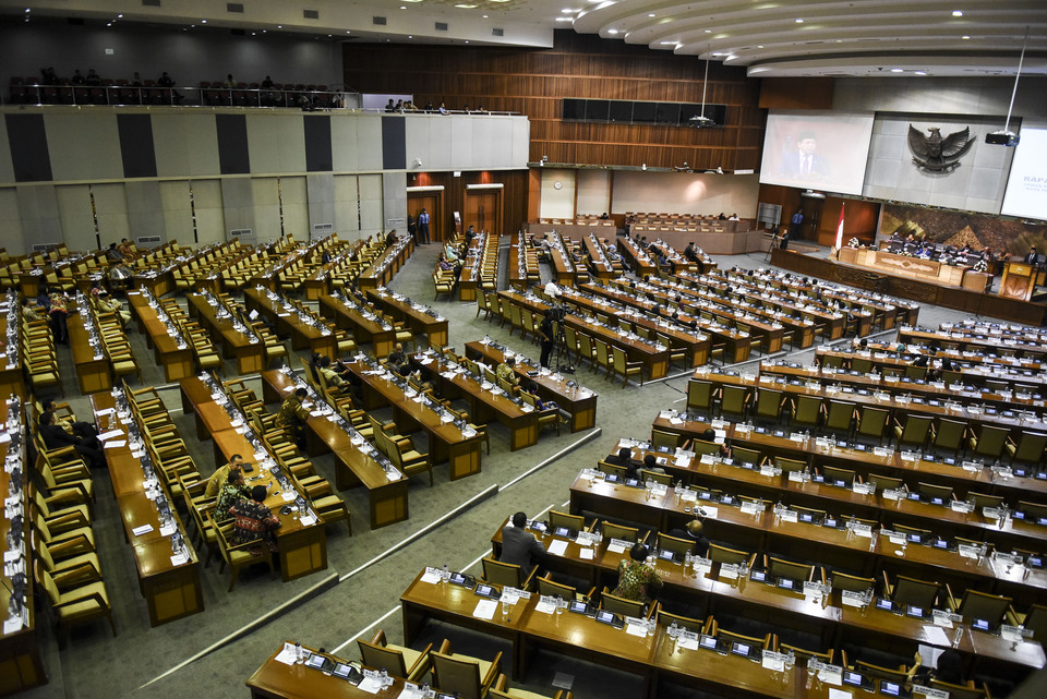 A plenary meeting at the House of Representatives. (Antara Photo/Hafidz Mubarak A)